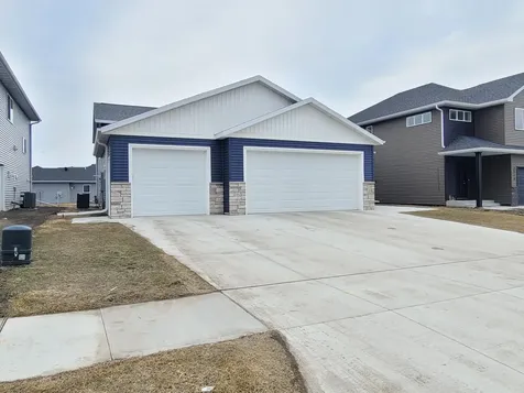 2308 36th Avenue S Moorhead MN 56560