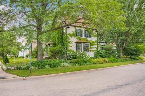 2657 Zenith Avenue N Robbinsdale MN 55422