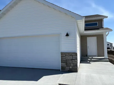 6734 Belding Drive S Fargo ND 58104