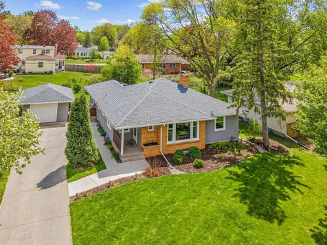 1374 Eldridge Avenue W Roseville MN 55113