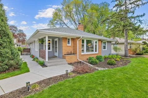 1374 Eldridge Avenue W Roseville MN 55113