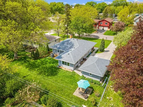 1374 Eldridge Avenue W Roseville MN 55113