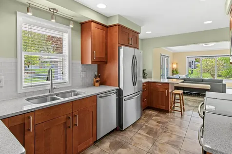 1374 Eldridge Avenue W Roseville MN 55113