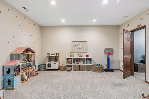 4299 Westchester Circle Eagan MN 55123
