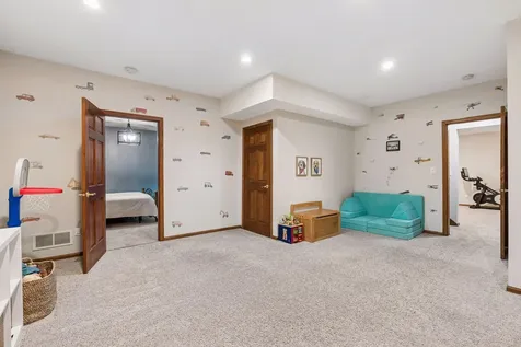 4299 Westchester Circle Eagan MN 55123