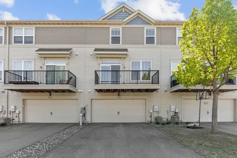 9652 Unity Lane N Brooklyn Park MN 55443