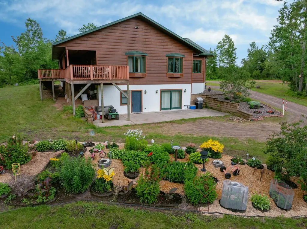 N5020 Red Pine Trail Spooner WI 54801