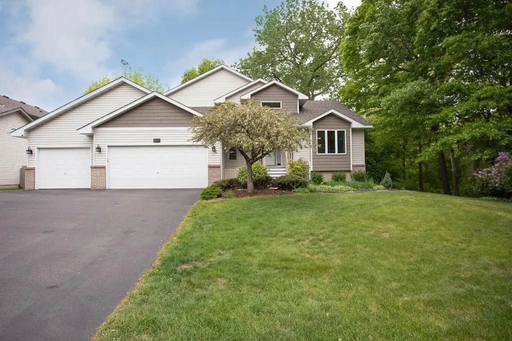 601 Sterling Street S Maplewood MN 55119
