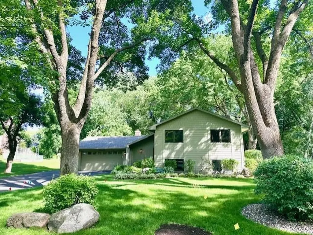 13305 Stone Road Minnetonka MN 55305