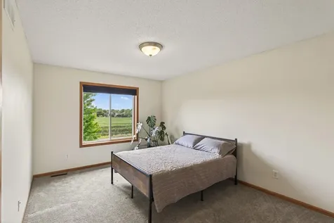 604 Evergreen Avenue SE New Prague MN 56071