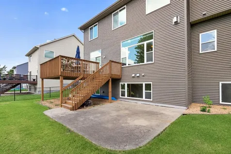 604 Evergreen Avenue SE New Prague MN 56071
