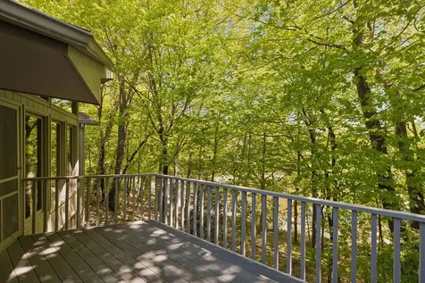 4785 Bayswater Road Shorewood MN 55331