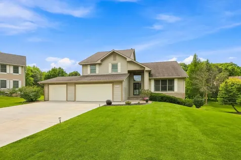 14335 48th Avenue N Plymouth MN 55446