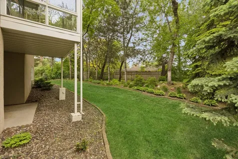 10586 Estate Drive Eden Prairie MN 55347