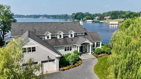 1105 Ferndale Road W Wayzata MN 55391