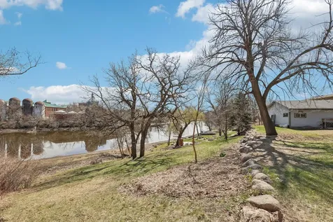 2306 N Ferry Street Anoka MN 55303