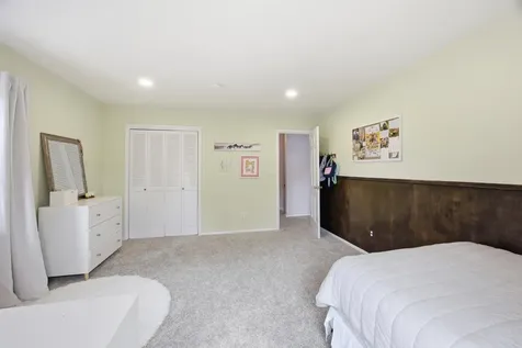 1306 Elm Street N Fargo ND 58102
