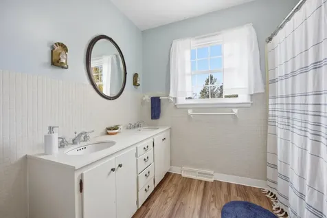 1306 Elm Street N Fargo ND 58102