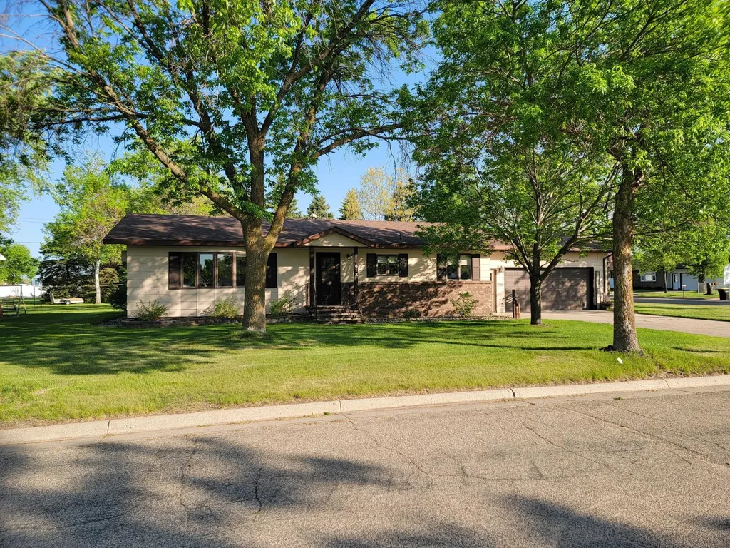 612 5th Avenue SW Perham MN 56573