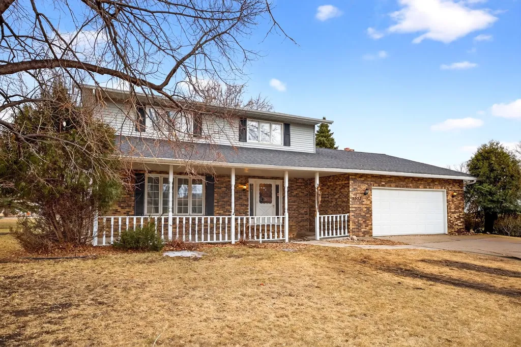 3525 Longfellow Road N Fargo ND 58102