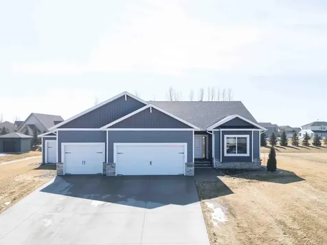4752 38th Avenue N Fargo ND 58102