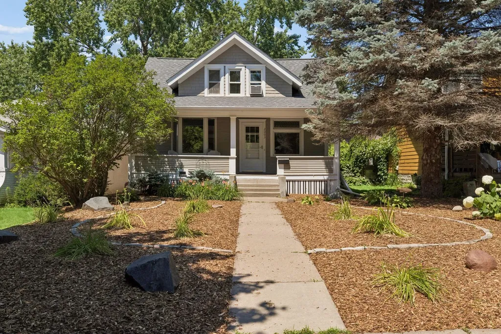 2003 Goodrich Avenue Saint Paul MN 55105