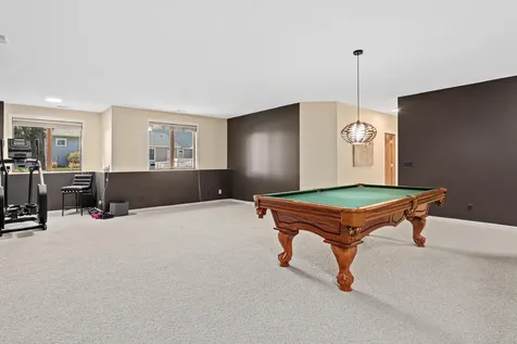 2710 Red Splendor Circle E Maplewood MN 55119