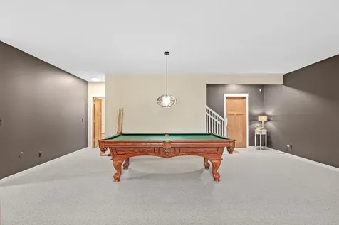 2710 Red Splendor Circle E Maplewood MN 55119