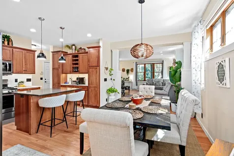 2710 Red Splendor Circle E Maplewood MN 55119