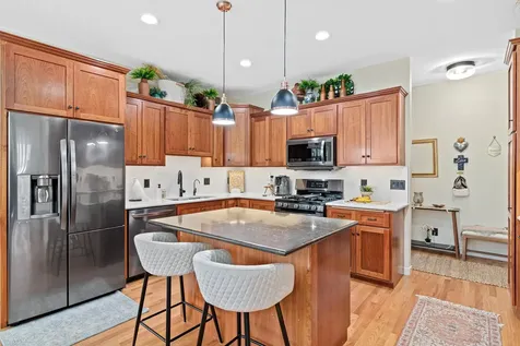2710 Red Splendor Circle E Maplewood MN 55119