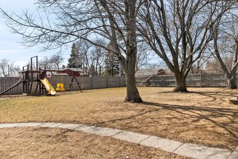 306 6th Street E Finley ND 58230