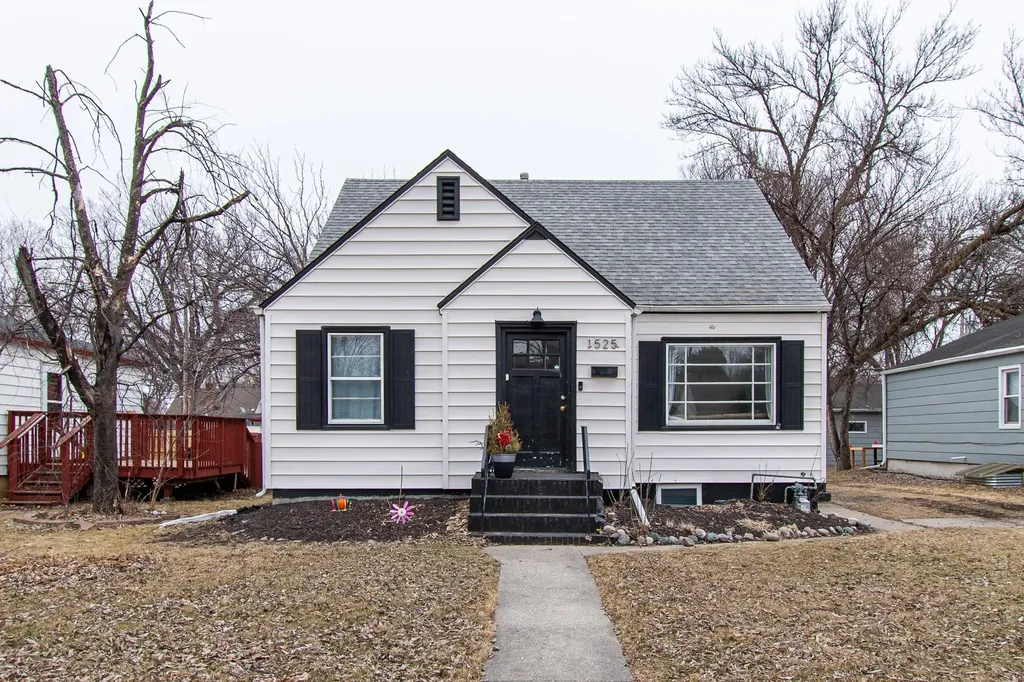 1525 10th Street N Fargo ND 58102