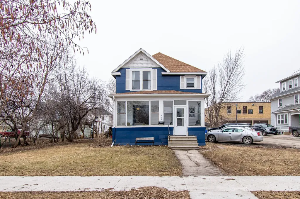 708 7th Street N Fargo ND 58102