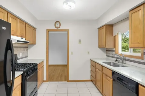 70 Kingsview Lane N Plymouth MN 55447