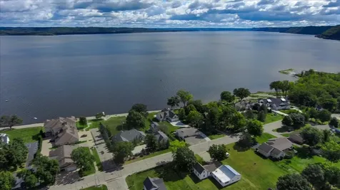 1329 S Oak Street Lake City MN 55041