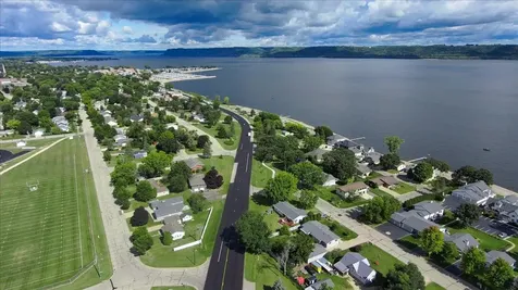 1329 S Oak Street Lake City MN 55041
