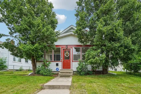 1694 Ivy Avenue E Saint Paul MN 55106