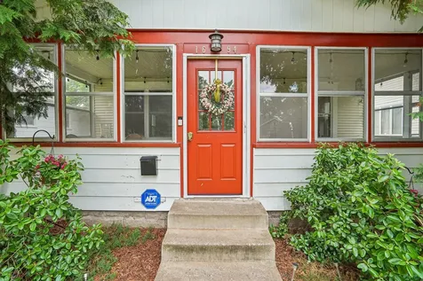 1694 Ivy Avenue E Saint Paul MN 55106