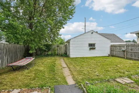 1694 Ivy Avenue E Saint Paul MN 55106
