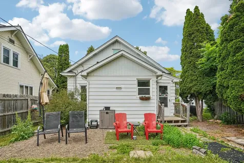 1694 Ivy Avenue E Saint Paul MN 55106