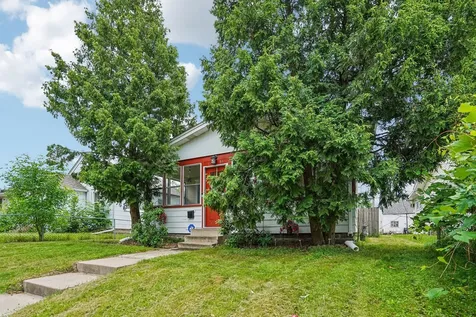 1694 Ivy Avenue E Saint Paul MN 55106