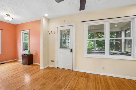 1694 Ivy Avenue E Saint Paul MN 55106