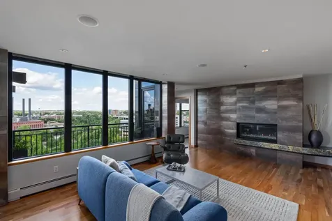 215 10th Avenue S Minneapolis MN 55415