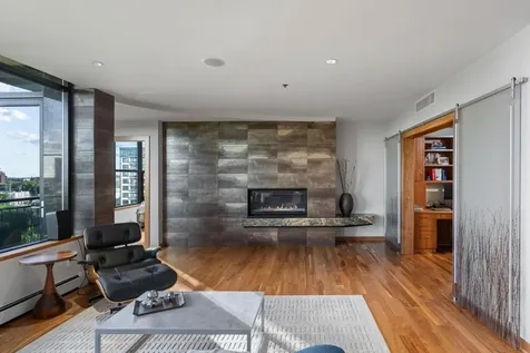 215 10th Avenue S Minneapolis MN 55415