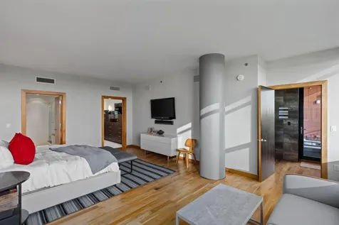 215 10th Avenue S Minneapolis MN 55415