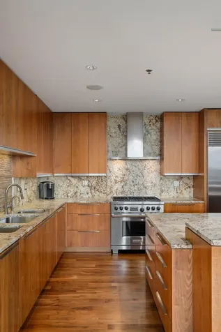 215 10th Avenue S Minneapolis MN 55415