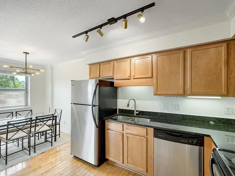 2727 W 43rd Street Minneapolis MN 55410