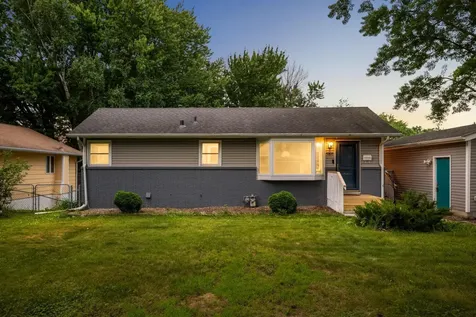 5306 Quebec Avenue N New Hope MN 55428