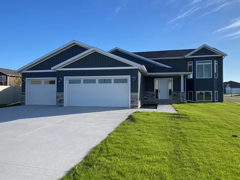 7494 Eagle Pointe Drive S Fargo ND 58104