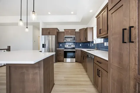7494 Eagle Pointe Drive S Fargo ND 58104